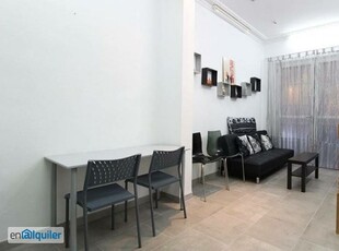 Apartamento de 1 dormitorio amueblado con dos camas en alquiler en el distrito de Salamanca