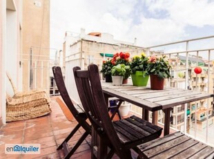 Apartamento de lujo de 3 dormitorios con terraza en alquiler en Arc de Triomf