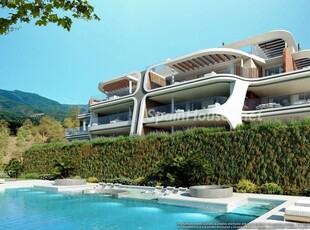 Apartamento en venta en Las Brisas, Marbella