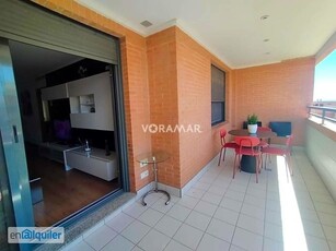 Atico con terraza y piscina disponible en alquiler julio y agosto 2024 en playa patacona!