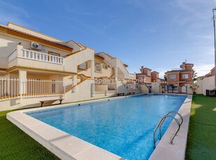 Casa adosada en venta en Orihuela Costa