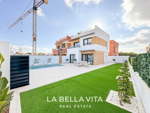 Chalet en venta en Benijófar, Alicante