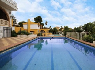 Chalet en venta en Chiva, Valencia