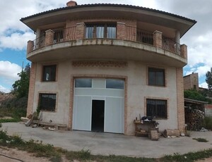 Chalet en venta en Torralba de Ribota