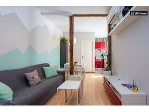 Colorido apartamento de 2 dormitorios o alquiler en Lavapiés