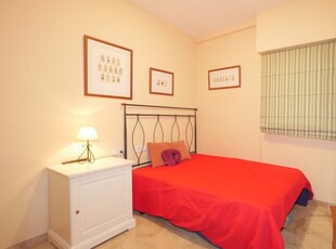 Linda habitación para alquilar en apartamento de 2 camas, Sant Martí, Barcelona.