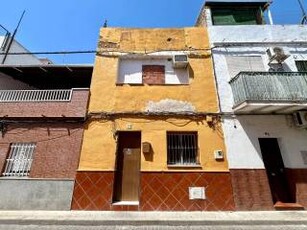 Casa unifamiliar 4 habitaciones, La Plata, Sevilla