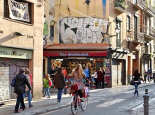 Piso en venta en El Raval, Barcelona