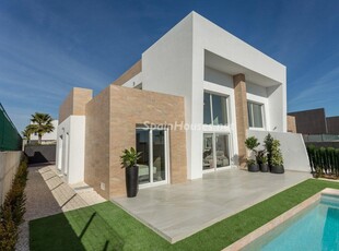 Villa en venta en Algorfa