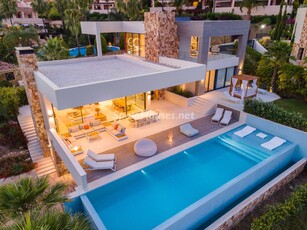 Villa en venta en Los Naranjos, Marbella