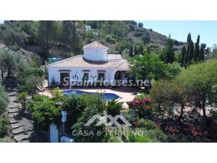 Villa en venta en Sayalonga