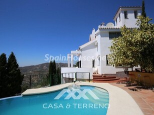 Villa en venta en Torrox Pueblo