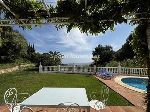 Villa independiente en venta en Mijas