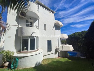 Villa pareada en venta en Torrequebrada, Benalmádena