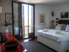 Alquiler apartamento elegante, acogedor y con balcón en Barcelona