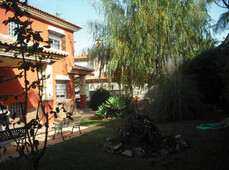 Casa con terreno en Alhaurín de la Torre