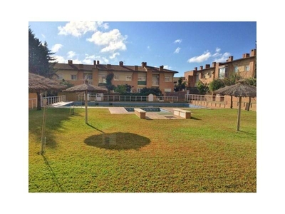 Alquiler Casa adosada Badajoz. Buen estado 151 m²