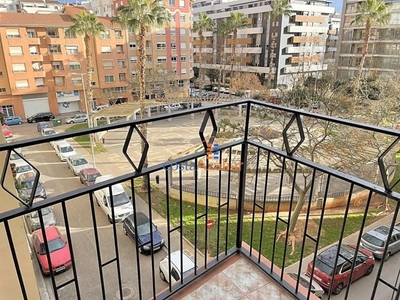 Alquiler Piso Castellón de la Plana - Castelló de la Plana. Piso de dos habitaciones Buen estado tercera planta con terraza