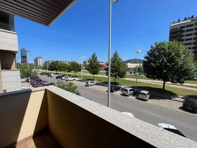 Alquiler Piso Ponferrada. Piso de dos habitaciones Primera planta con terraza