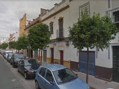 Alquiler Piso Sevilla. Estudio en Calle Madre María Teresa. Muy buen estado planta baja