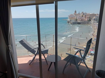 Alquiler Piso Sitges. Piso de dos habitaciones Tercera planta con terraza