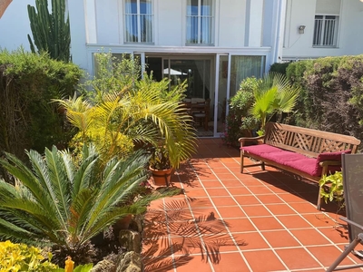 Apartamento en venta en New Golden Mile, Estepona, Málaga