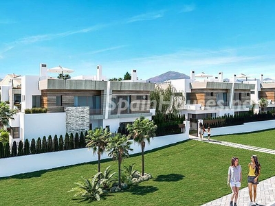 Casa pareada en venta en Nueva Andalucía, Marbella