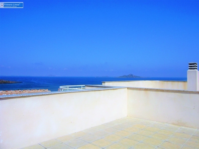 Venta de ático con piscina y terraza en La Manga del Mar Menor, ZOCO