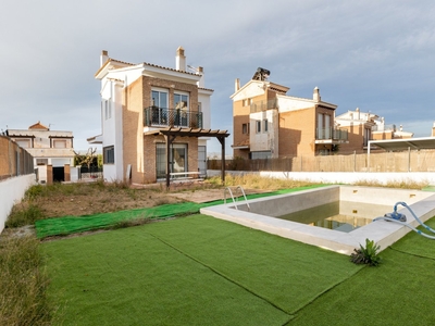 Venta de casa con piscina y terraza en Dílar, CAÑADAS DEL PARQUE