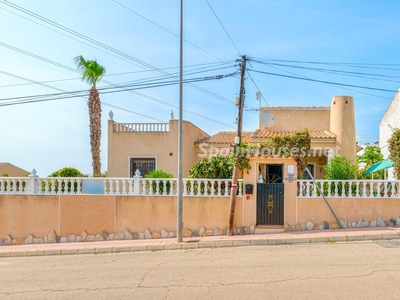 Villa en venta en Benijófar