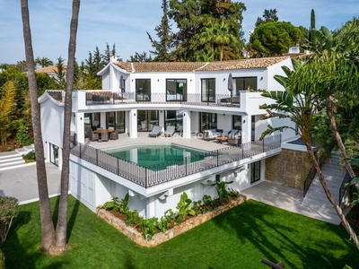 Villa en venta en Estepona