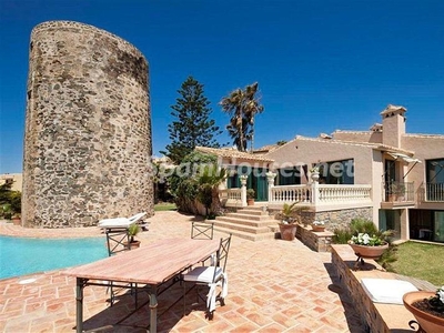Villa en venta en Sitio de Calahonda, Mijas