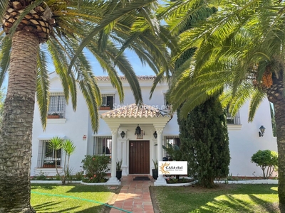 Villa independiente en venta en El Olivar, Málaga