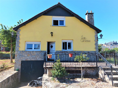 Casa con terreno en Cacabelos