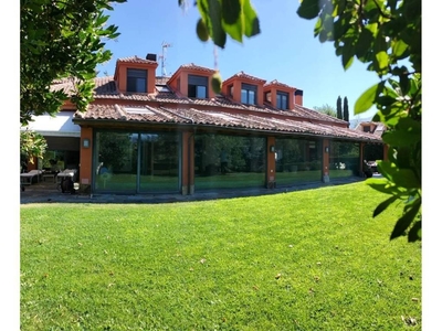 Venta Casa unifamiliar en Paseo BOLONIA Real Sitio de San Ildefonso. Buen estado con terraza 596 m²