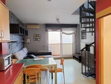 Dúplex con 2 habitaciones amueblado con ascensor, calefacción y aire acondicionado en Reus