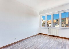 Venta de piso en Calaf de 4 habitaciones con balcón y aire acondicionado