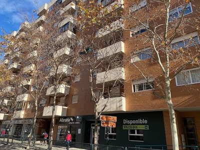 Alquiler de piso en avenida Salvador Allende de 4 habitaciones con terraza y garaje