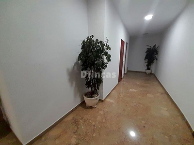 Alquiler de piso en Centro - Teruel de 4 habitaciones con garaje y muebles