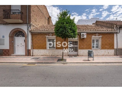 Casa adosada en venta en Calle de Andalucía