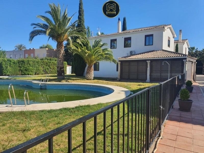 Casa adosada en venta en Jaén