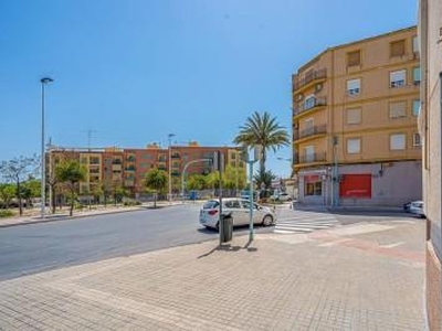 Casa adosada en venta en Novelda