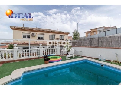 Casa pareada en venta en Calle López Mezquita