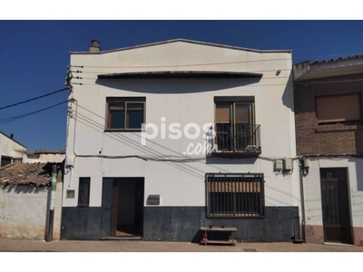 Chalet adosado en venta en Calle Cm de La Estación