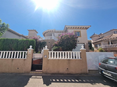 Chalet en venta en Villamartin, Orihuela, Alicante