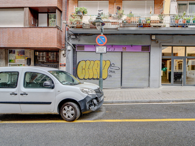 Comercial en calle General Concha Venta Bilbao