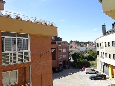 Dúplex en venta en calle Don Ramiro de 3 habitaciones con terraza y garaje
