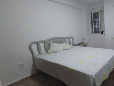 Habitaciones en C/ puerto de las Palomas, Sevilla Capital por 290€ al mes