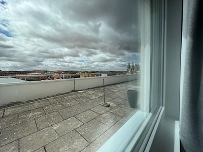 Piso en alquiler en Centro - Burgos de 1 habitación con terraza y garaje