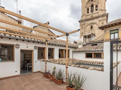 Venta de ático con terraza en Centro (Granada), Centro